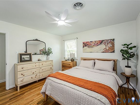 3rd image of 1607 Winding Way