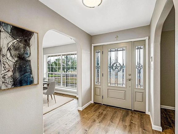 5th image of 226 Foster Dr