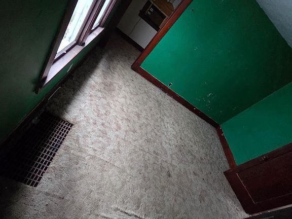 5th image of 780 W Cushing St