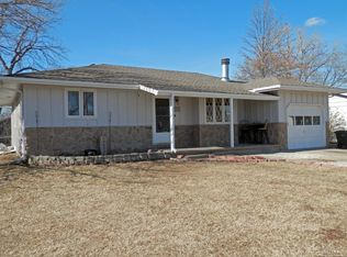 906 Cherokee Dr, Salina, KS 67401