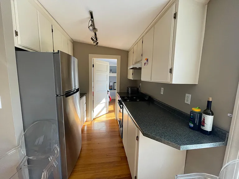 116 Emery St #3R — Photo 8