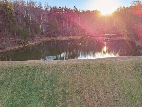 5th image of 16733 Bear Creek Rd