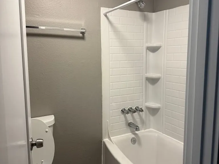 249-Nola Place Apartments — Photo 16