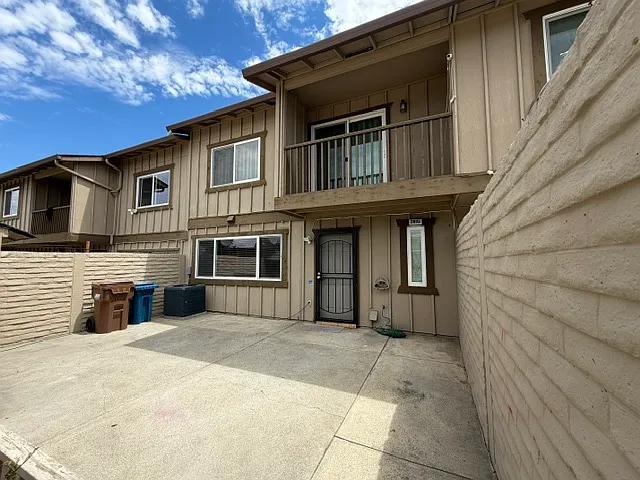 2605 Carleton Ln — Photo 39