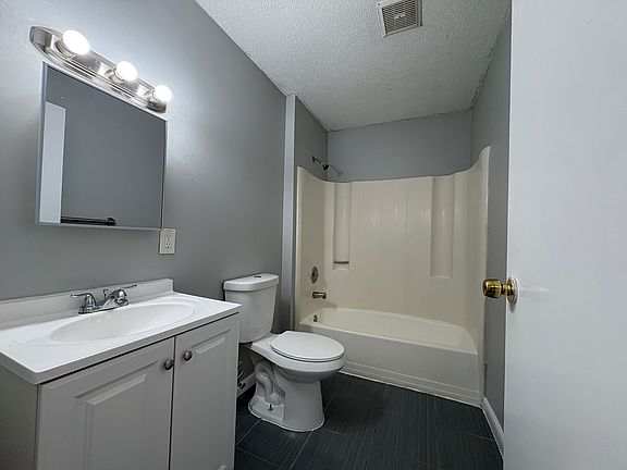 5th image of 72 Dallas Ave #8A