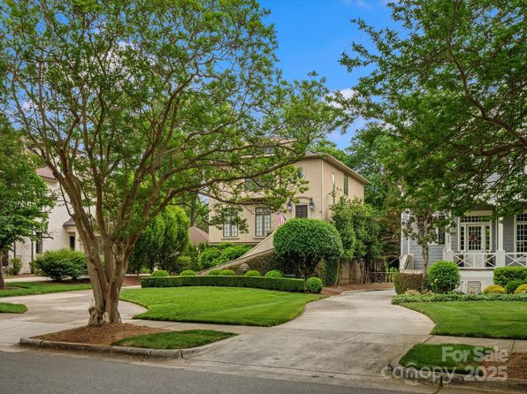1655 Scotland Ave, Charlotte, NC 28207