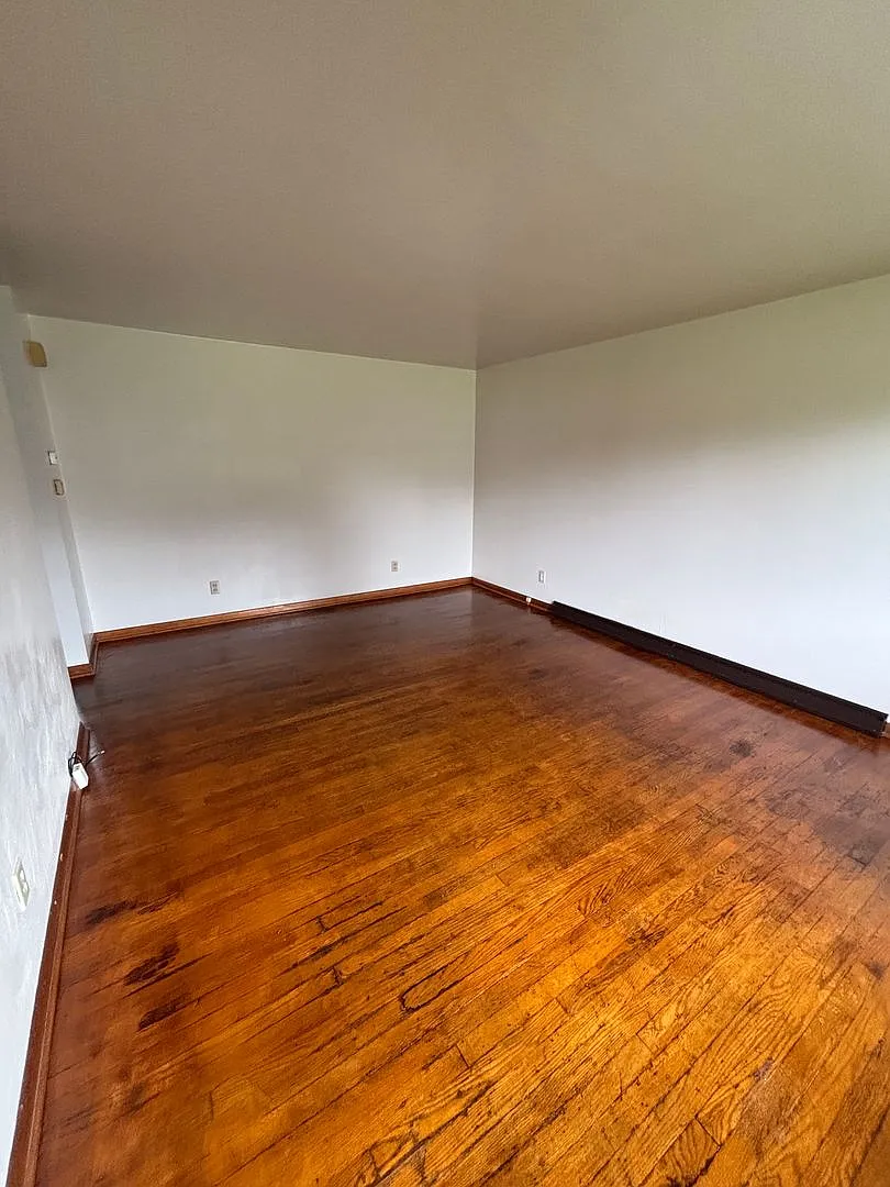 Girard 4 Bedroom House — Photo 2