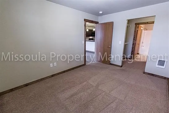 Midtown Apartments — Photo 16