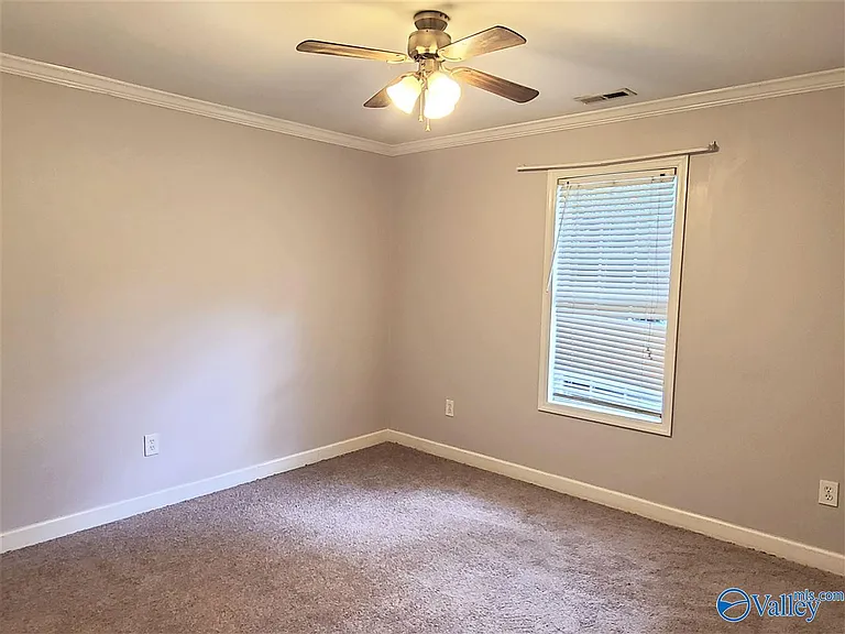 144 Oakcrest Rd — Photo 10