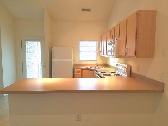 3rd image of 321 Hibiscus Way