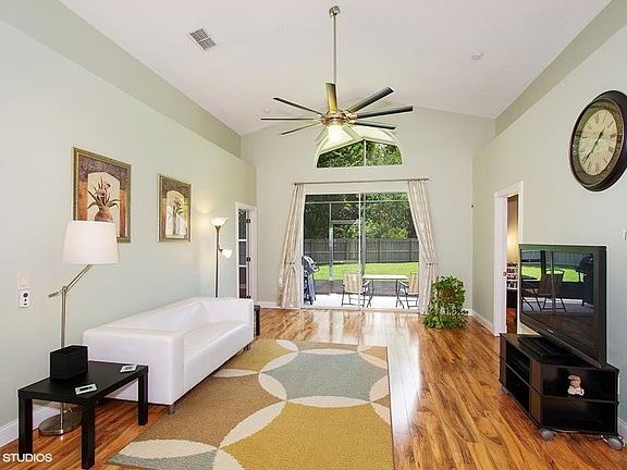 5th image of 14346 Viburnum Ln