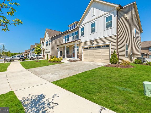 4th image of 10021 Selkie Ln