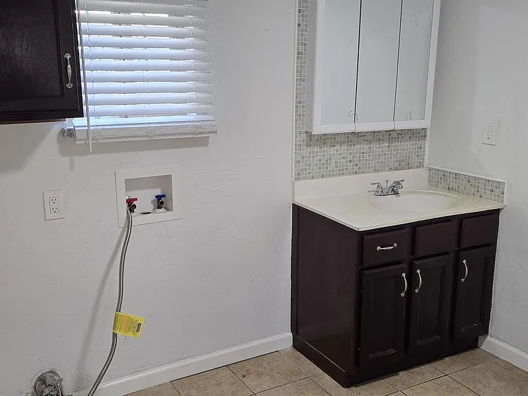 2501 N Sparkman Blvd — Photo 6