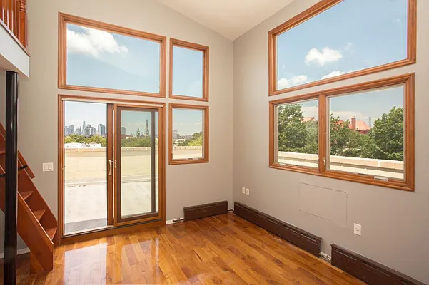 Rented by MNS | media 8