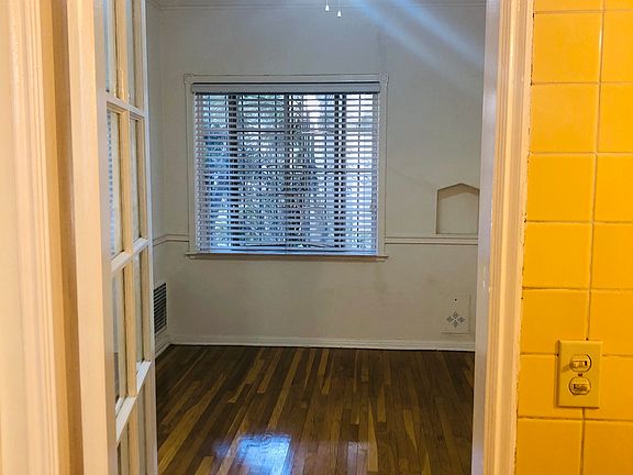 4th image of 10806 Lindbrook Dr APT 1