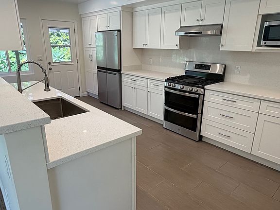 5th image of 222 Lou Dillon Ct