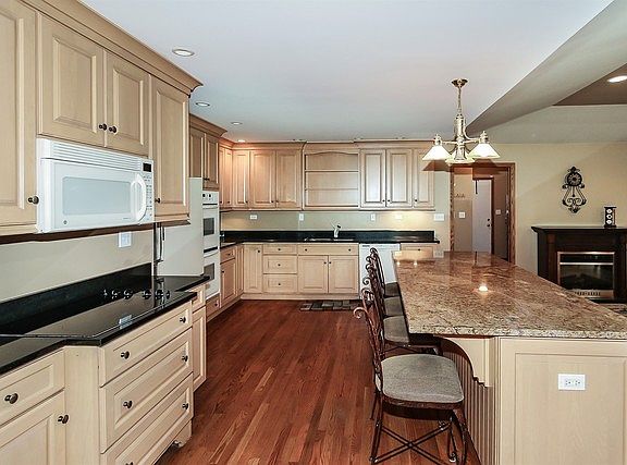 3rd image of 407 S Rammer Ave
