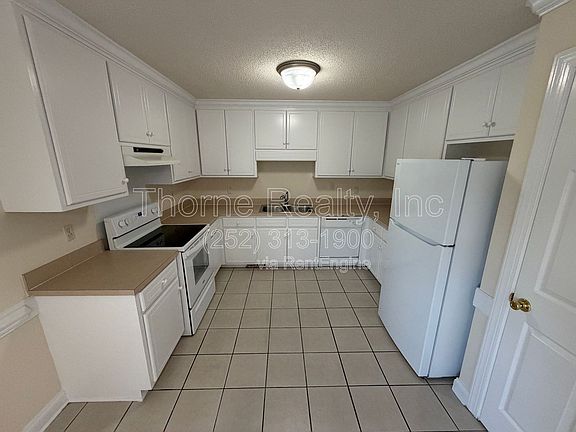 4th image of 2523 S Halifax Rd