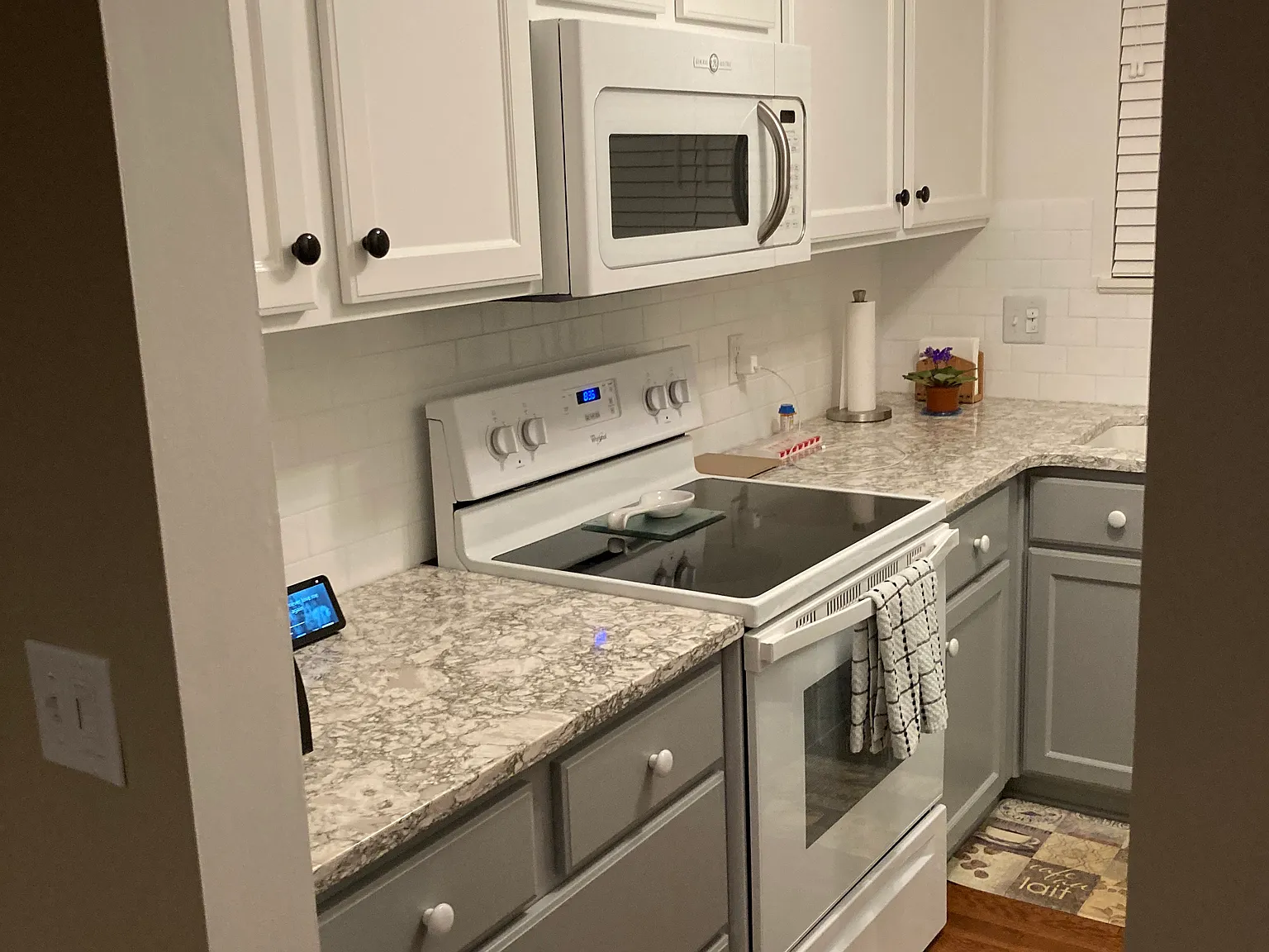 2 bed, 925 sqft, $1,795 — Photo 2