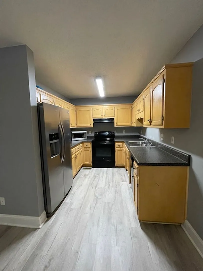 1 bed, 1.0 bath, 935 sqft, $1,450 — Photo 3