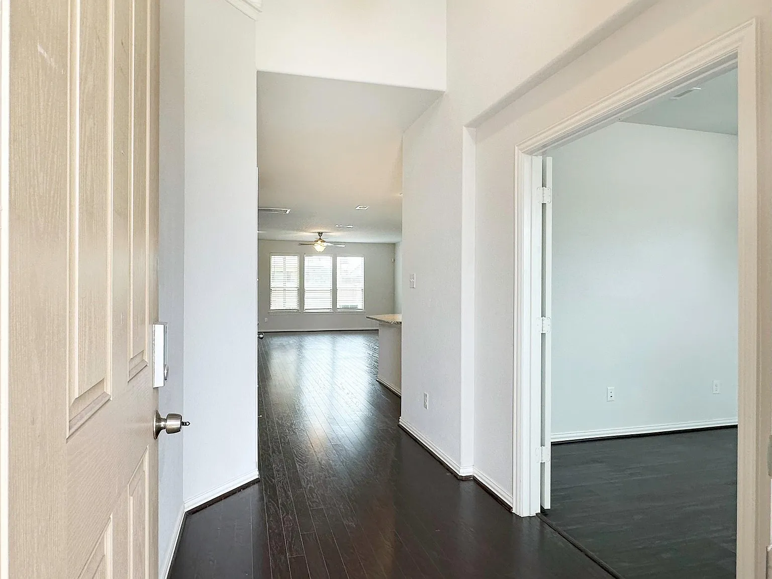 5 bed, 3.5 bath, 2909 sqft, $3,300 — Photo 3