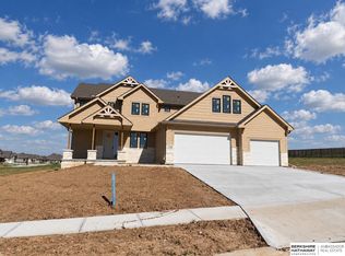 11720 Caspian Dr, Papillion, NE 68046
