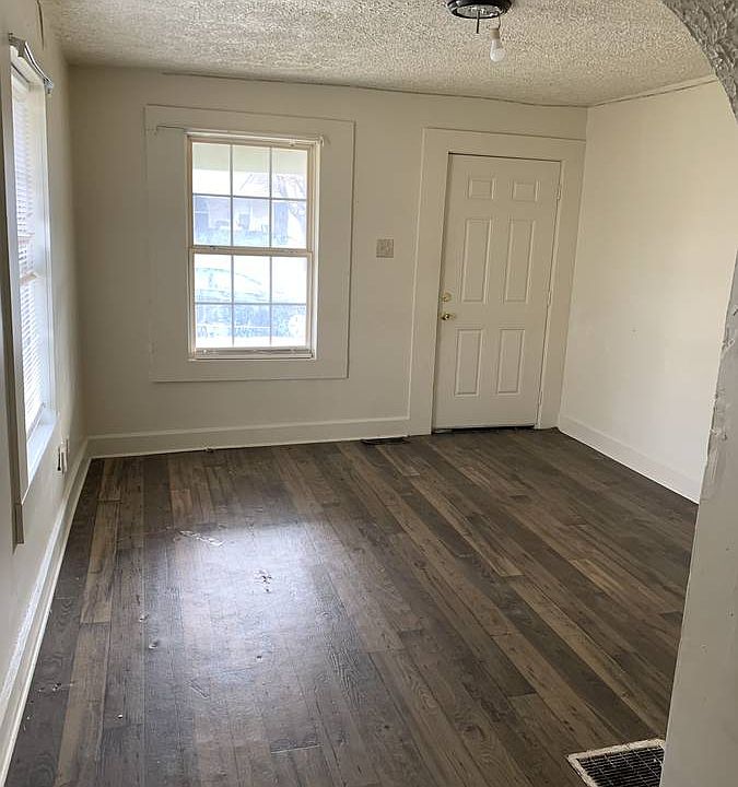 1st image of 1414 N Pershing Ave #1414