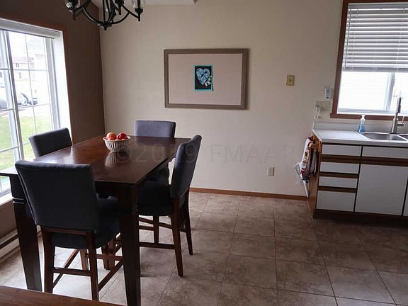 4th image of 3554 Village Green Ln