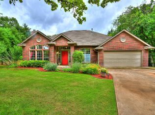 8950 Bent Cedar Trl, Edmond, OK 73034