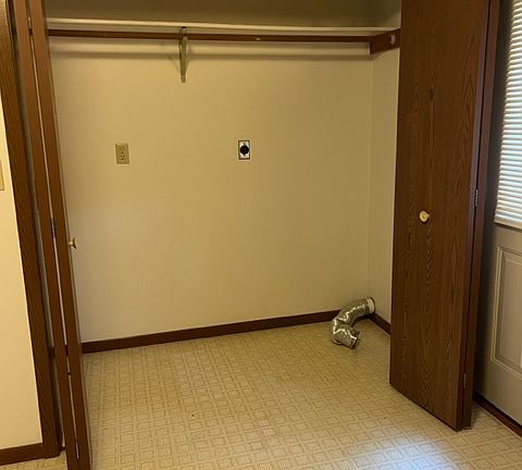 5th image of 11925 South St #9