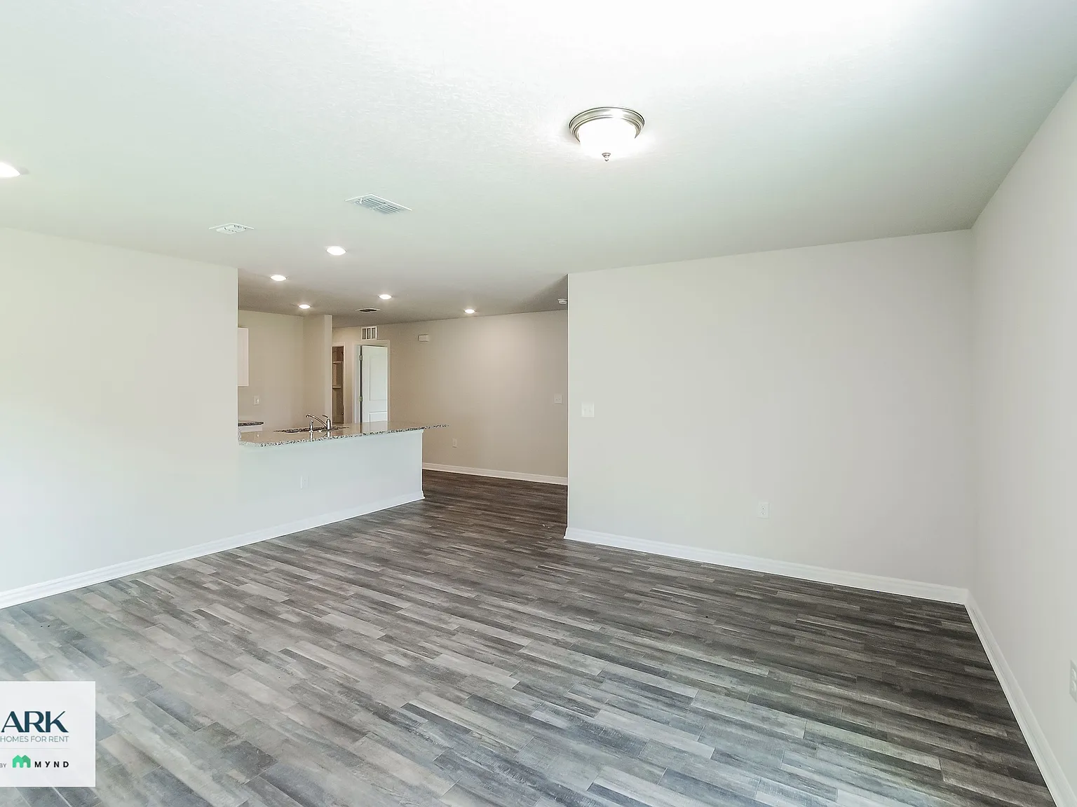 3 bed, 2.0 bath, 1272 sqft, $1,689 — Photo 2