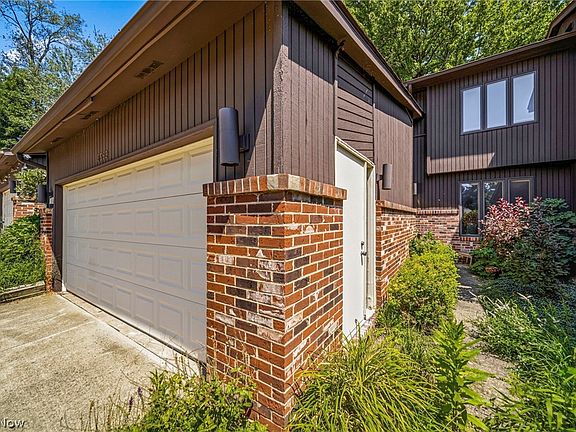 4th image of 8362 Villa Marina Ct