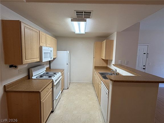 4th image of 8250 N Grand Canyon Dr Unit 1035