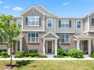 30W047 Brayman Ct, Naperville, IL 60563