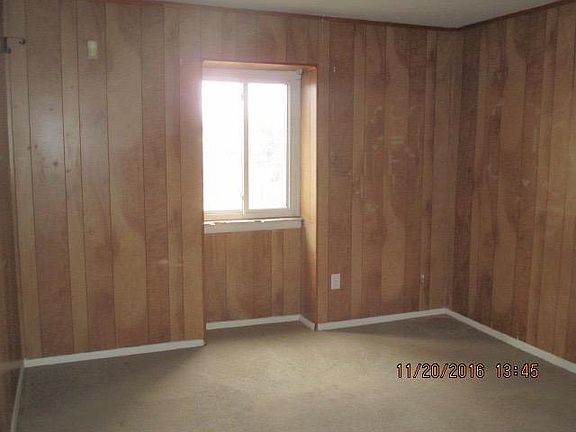 5th image of 822 Henri Ct