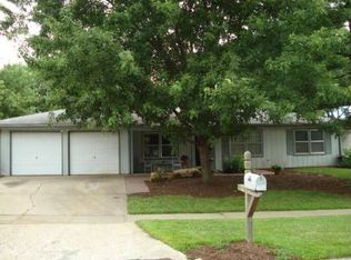 1132 Cynthia St, Lawrence, KS 66049