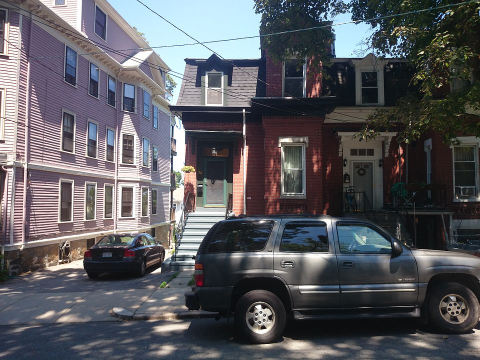 2nd image of 34 Sheridan St