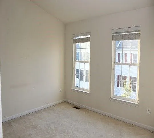 42772 Hollingsworth Ter — Photo 5