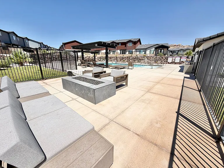 3934 E Fossil Way — Photo 26