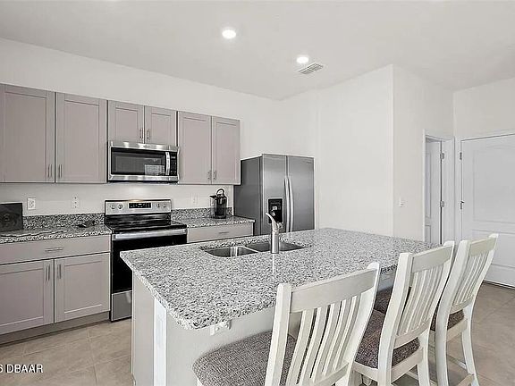 3rd image of 3070 Meleto Blvd
