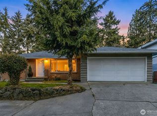 836 SW 128th St, Seattle, WA 98146