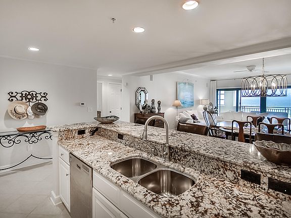 3rd image of 4612 Southwinds Dr #4612