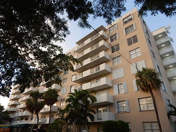 3rd image of 1455 N Treasure Dr APT 5H