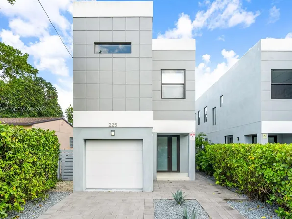 225 NW 40th Ct, Miami, FL 33126