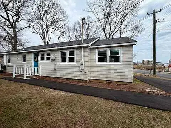 14 Avenue A #1, Old Lyme, CT 06371