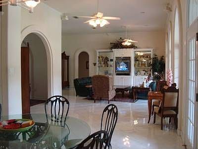 3rd image of 2411 El Encino Dr