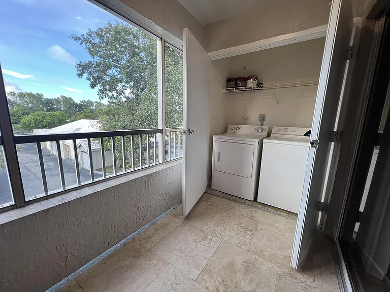 2850 N Oakland Forest Dr #308 — Photo 9