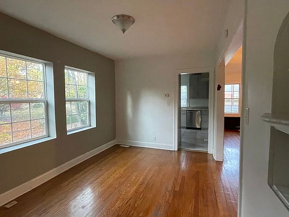 4th image of 230 N Hume Ave #3