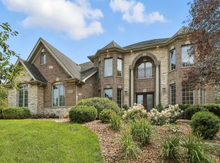 5N175 Oak Hill Dr, St Charles, IL 60175