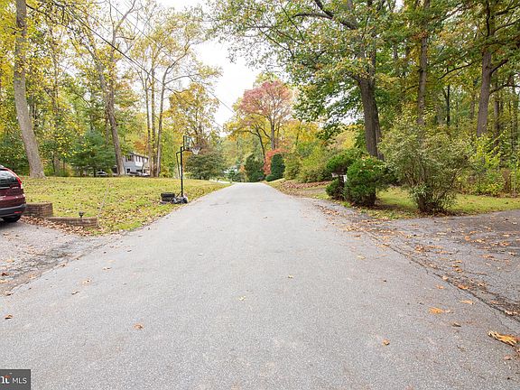 5th image of 6818 Marriottsville Rd